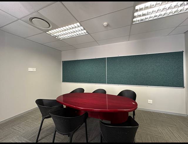 220.40M² OFFICE TO LET IN IRENE